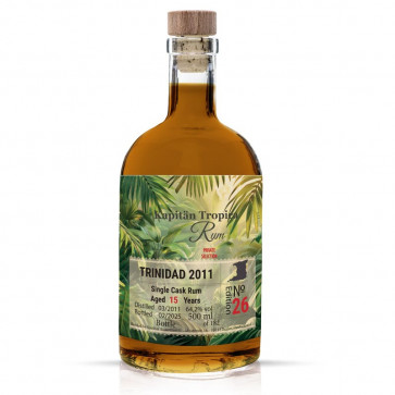 Etiketten auf Rum-Flaschen "Kapitän Tropica"